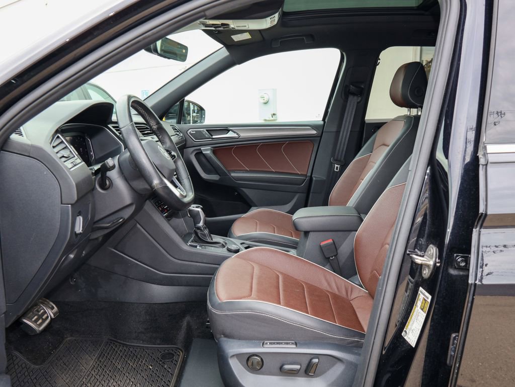 Certified 2024 Volkswagen Tiguan SEL R-Line AWD/4WD image 12