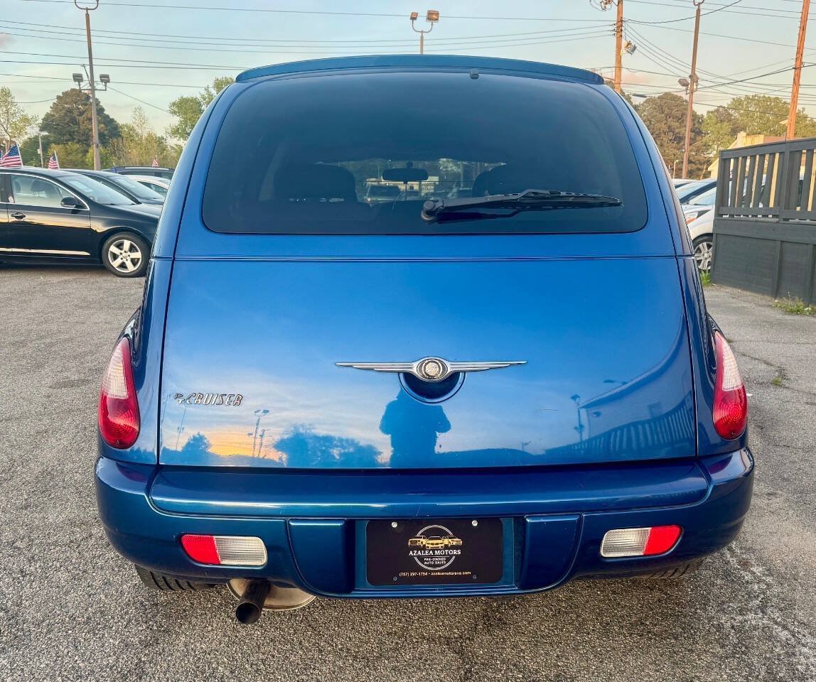 Used 2010 Chrysler PT Cruiser FWD image 4