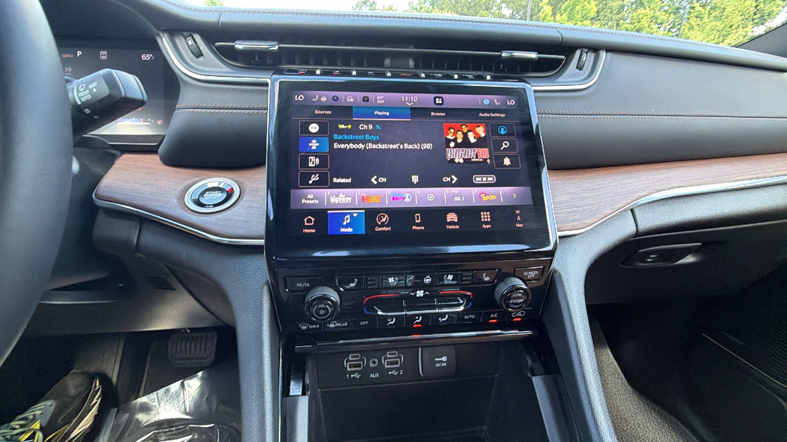 Used 2024 Jeep Grand Cherokee Summit AWD/4WD image 33
