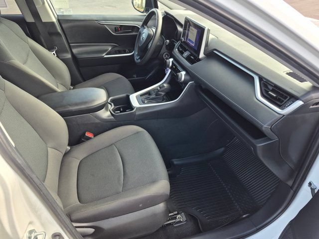 Certified 2024 Toyota RAV4 LE FWD image 5