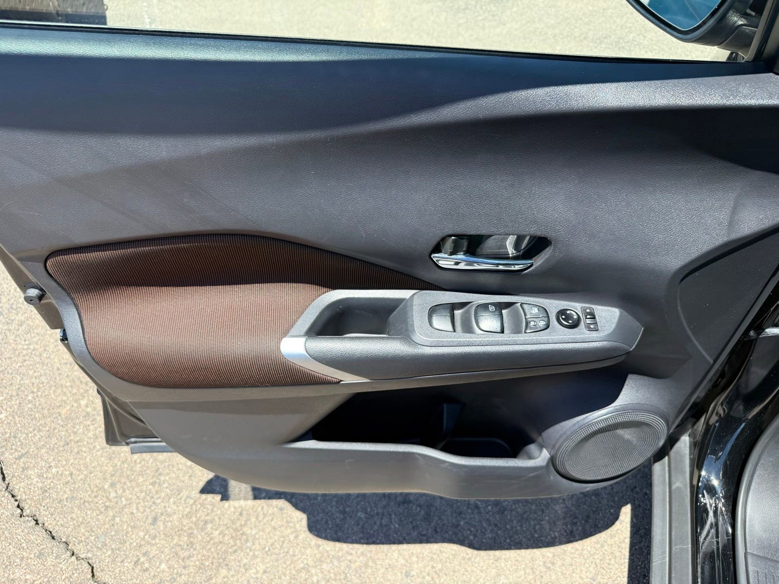 Used 2024 Nissan Kicks SR FWD image 11