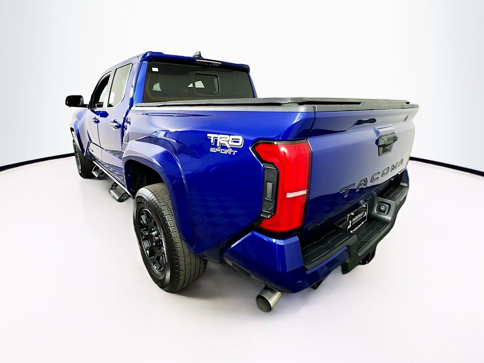 Used 2025 Toyota Tacoma TRD Sport w/ TRD Sport Premium Package AWD/4WD image 4