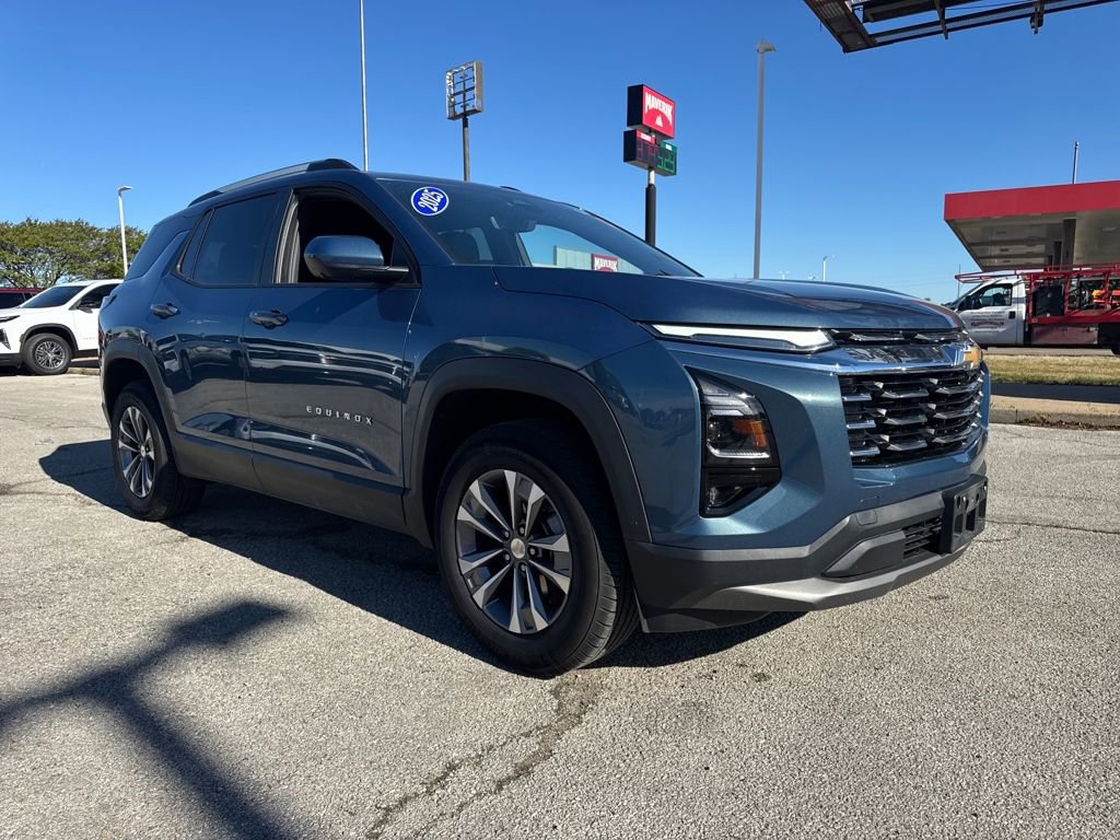 Used 2025 Chevrolet Equinox LT w/ Convenience Package II image 9