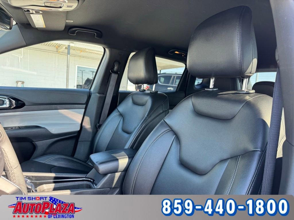 Used 2025 Jeep Compass Limited image 37