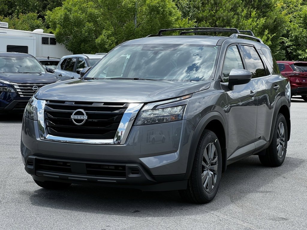 New 2025 Nissan Pathfinder SV image 2