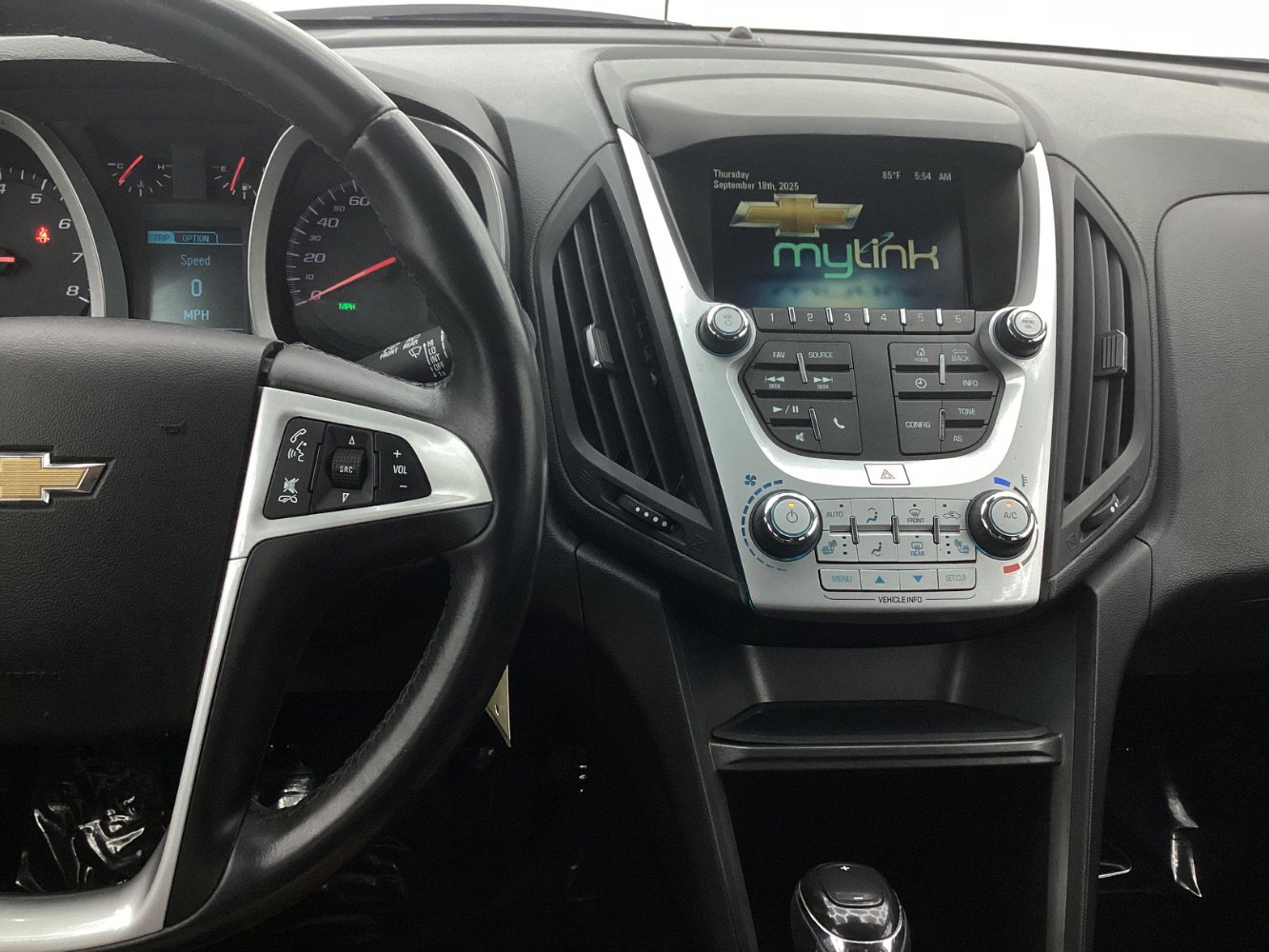 Used 2016 Chevrolet Equinox LTZ w/ Enhanced Convenience Package image 32