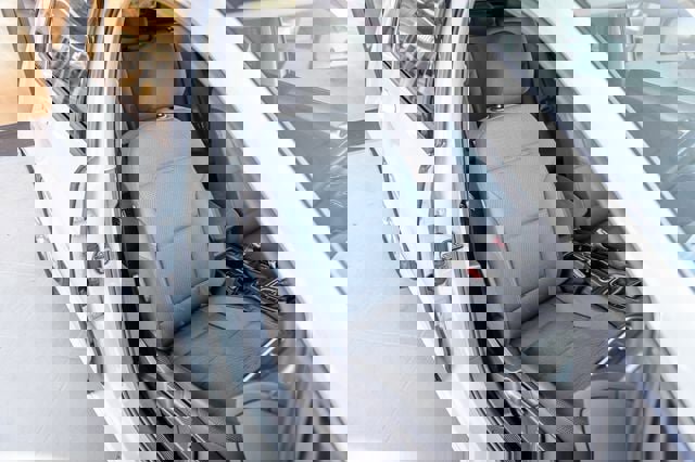 Used 2016 Volkswagen Golf S image 39