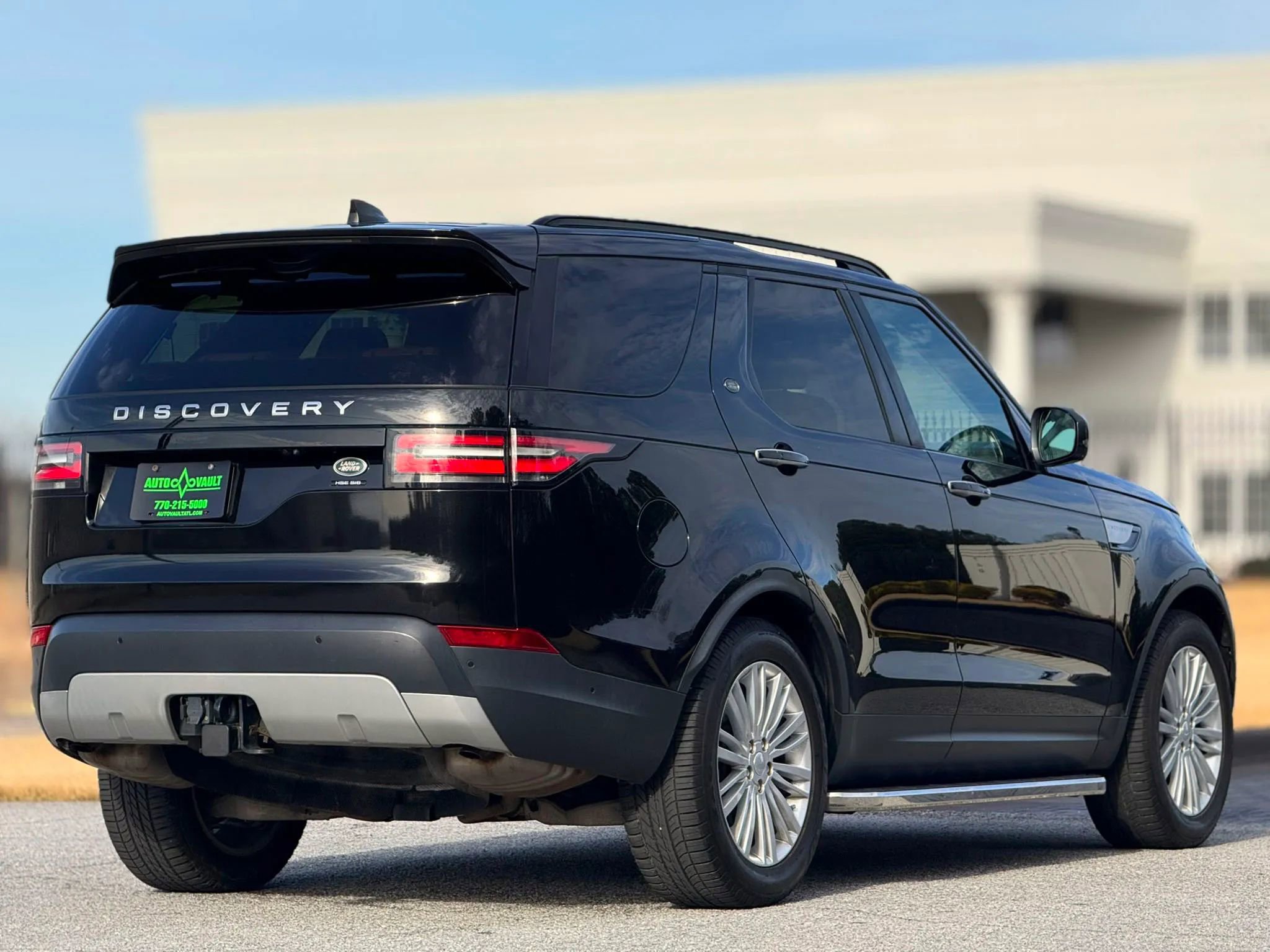 Used 2018 Land Rover Discovery HSE Luxury image 12