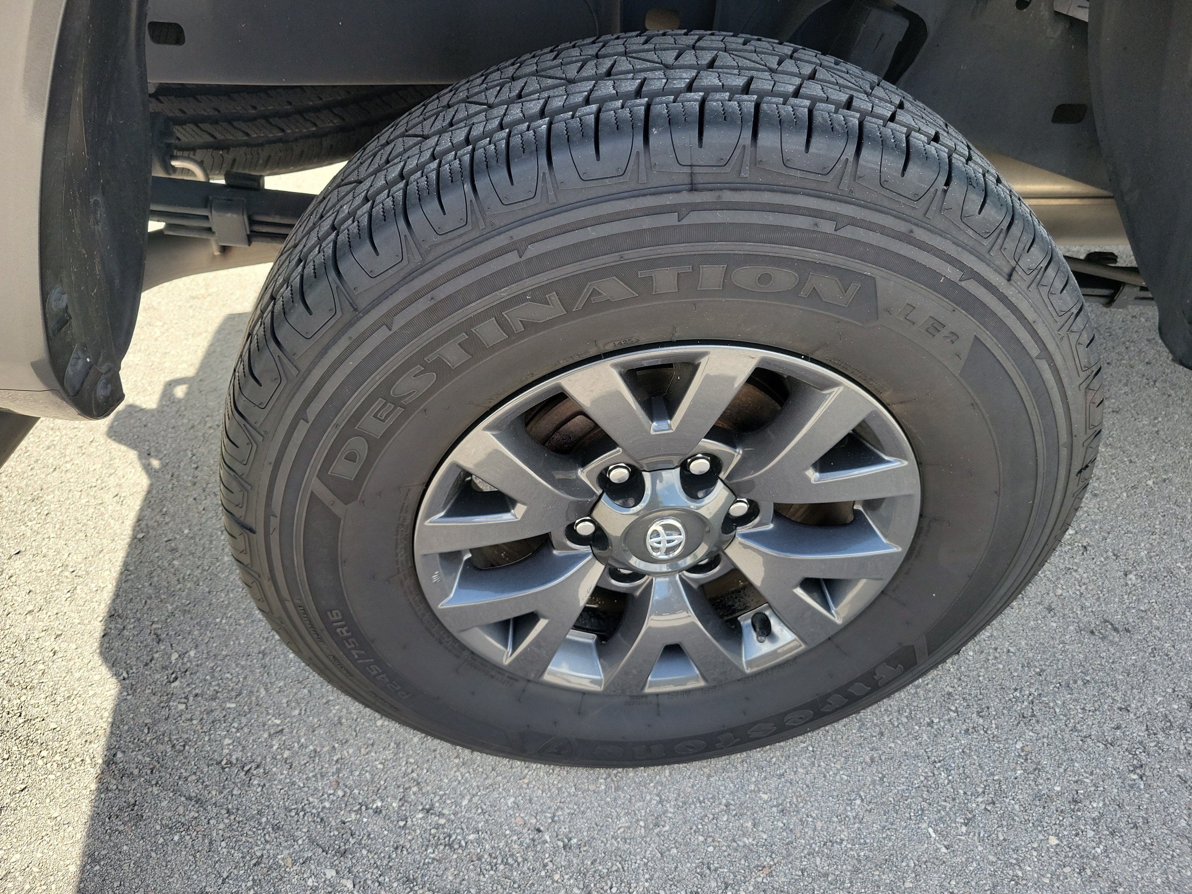 Used 2023 Toyota Tacoma SR5 w/ Technology Package RWD image 8