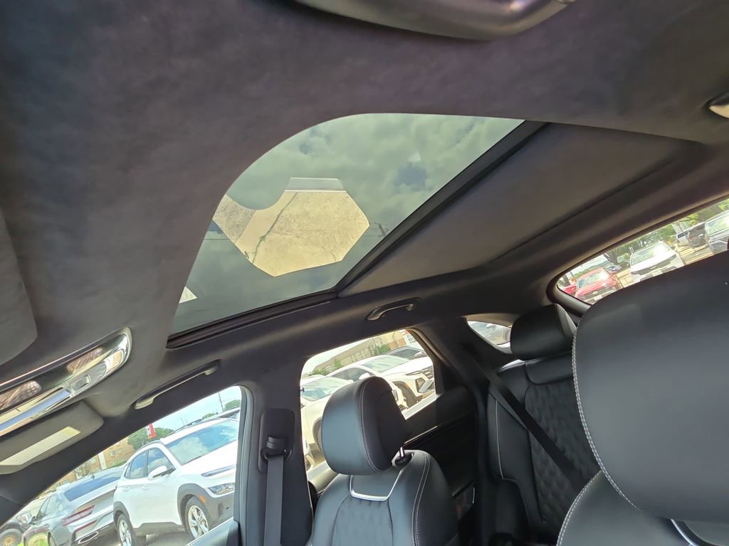 Used 2024 Genesis GV70 3.5T Sport w/ Sport Advanced Package image 29