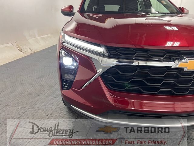 Used 2025 Chevrolet Trax LT FWD image 10