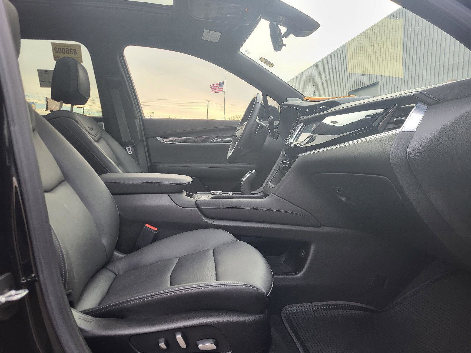 Used 2024 Cadillac XT6 Sport image 12