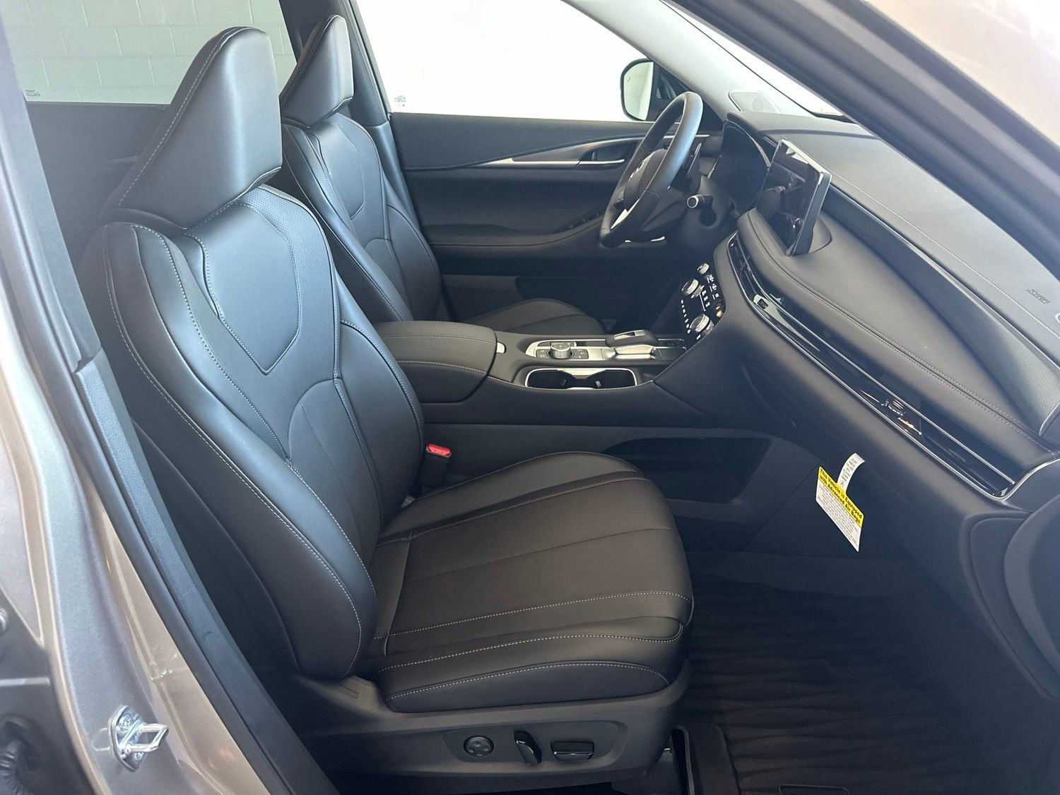 Used 2026 INFINITI QX60 Luxe w/ Cargo Package AWD/4WD image 12
