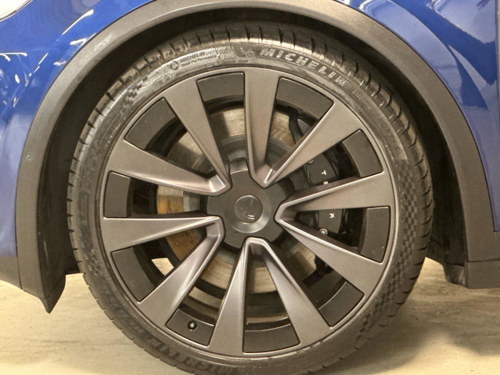 Used 2022 Tesla Model X Plaid image 24