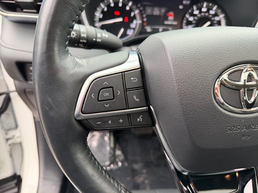 Used 2021 Toyota Highlander Limited AWD/4WD image 15