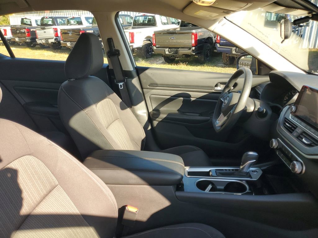 Used 2024 Nissan Altima 2.5 SV image 34