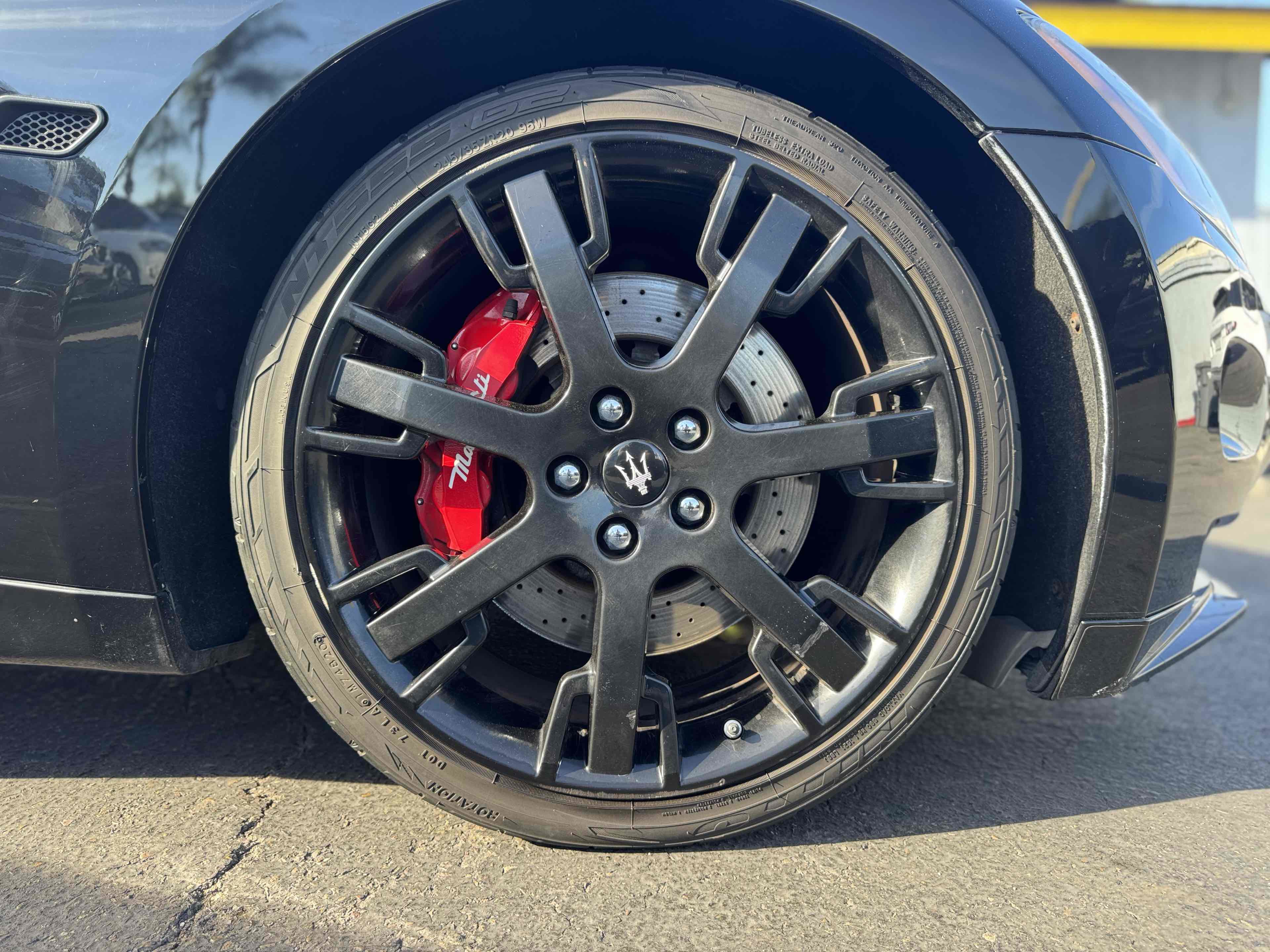 Used 2012 Maserati GranTurismo S image 31