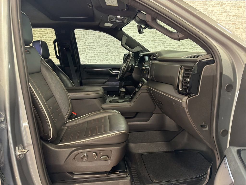 Used 2024 GMC Sierra 1500 AT4X image 11