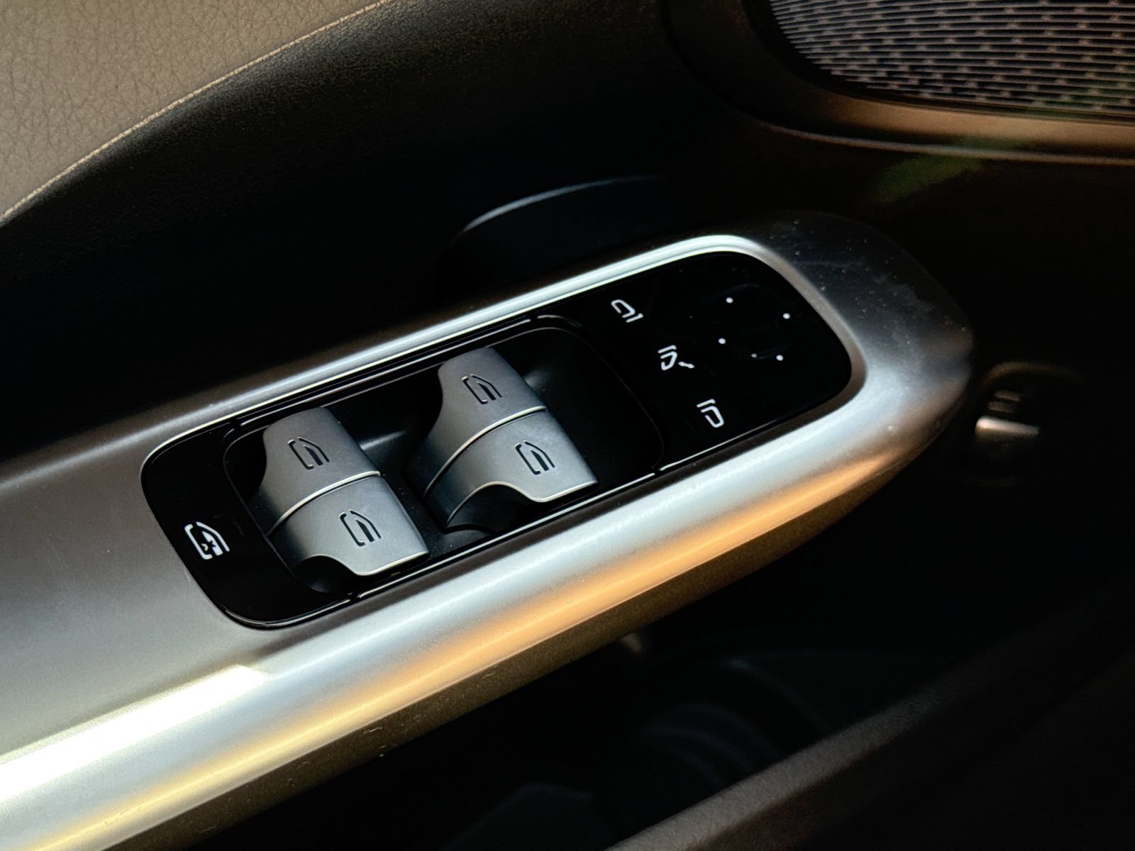 Used 2025 Mercedes-Benz C 300 Sedan image 16