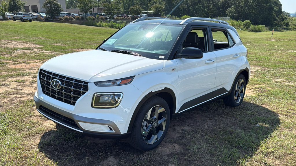 New 2026 Hyundai Venue SEL FWD image 3