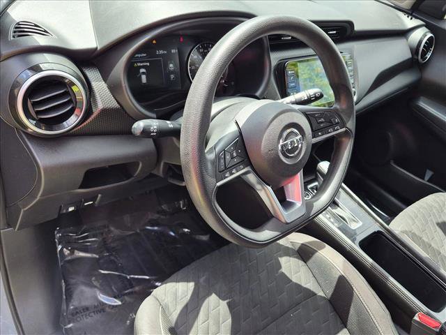 Used 2021 Nissan Kicks SV image 10