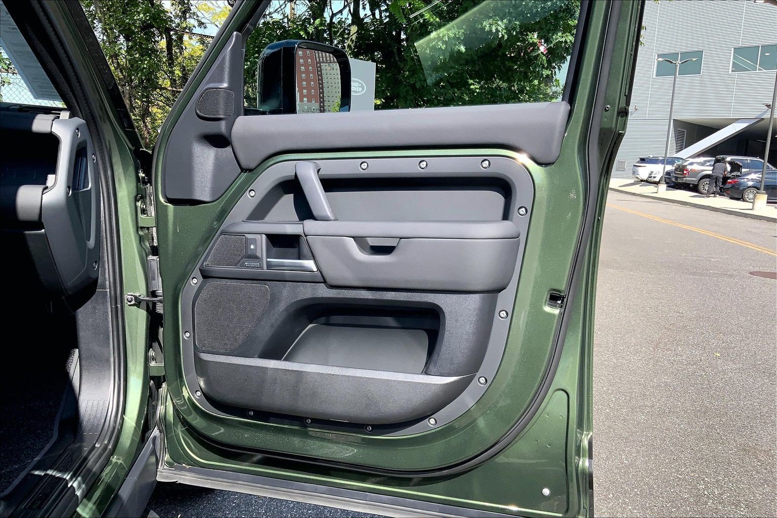 Certified 2026 Land Rover Defender 110 X-Dynamic SE AWD/4WD image 22