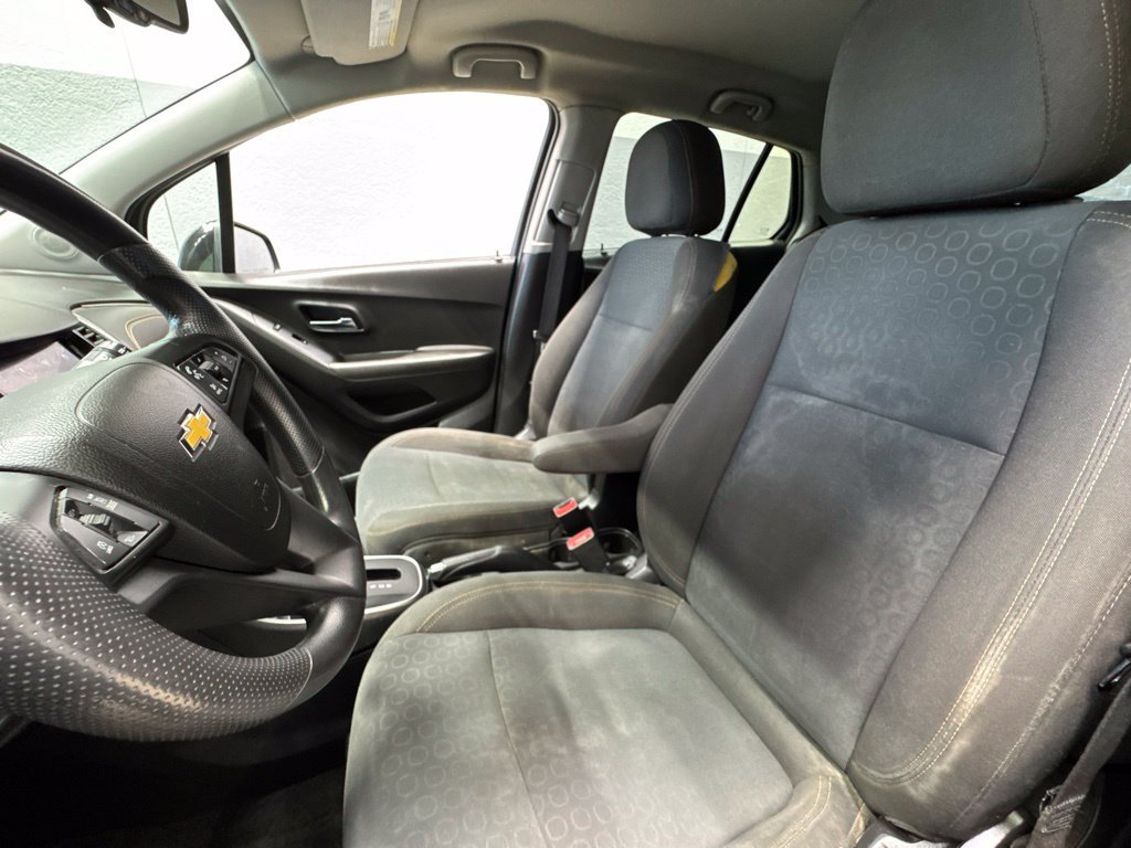 Used 2020 Chevrolet Trax LS w/ Tint and Cruise Package FWD image 10
