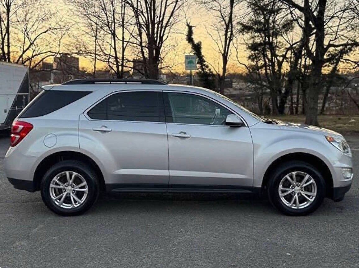 Used 2017 Chevrolet Equinox LT FWD image 7
