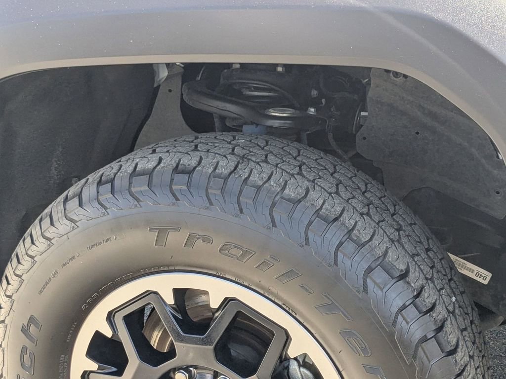Used 2025 Toyota Tacoma TRD Off-Road image 32