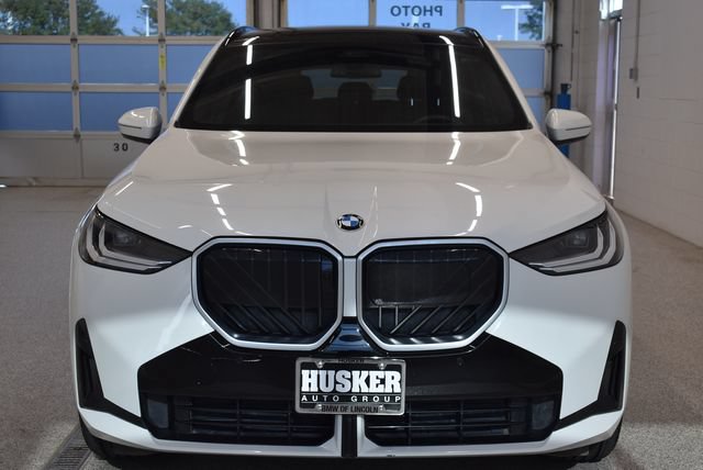 Used 2025 BMW X3 xDrive30i AWD/4WD image 3