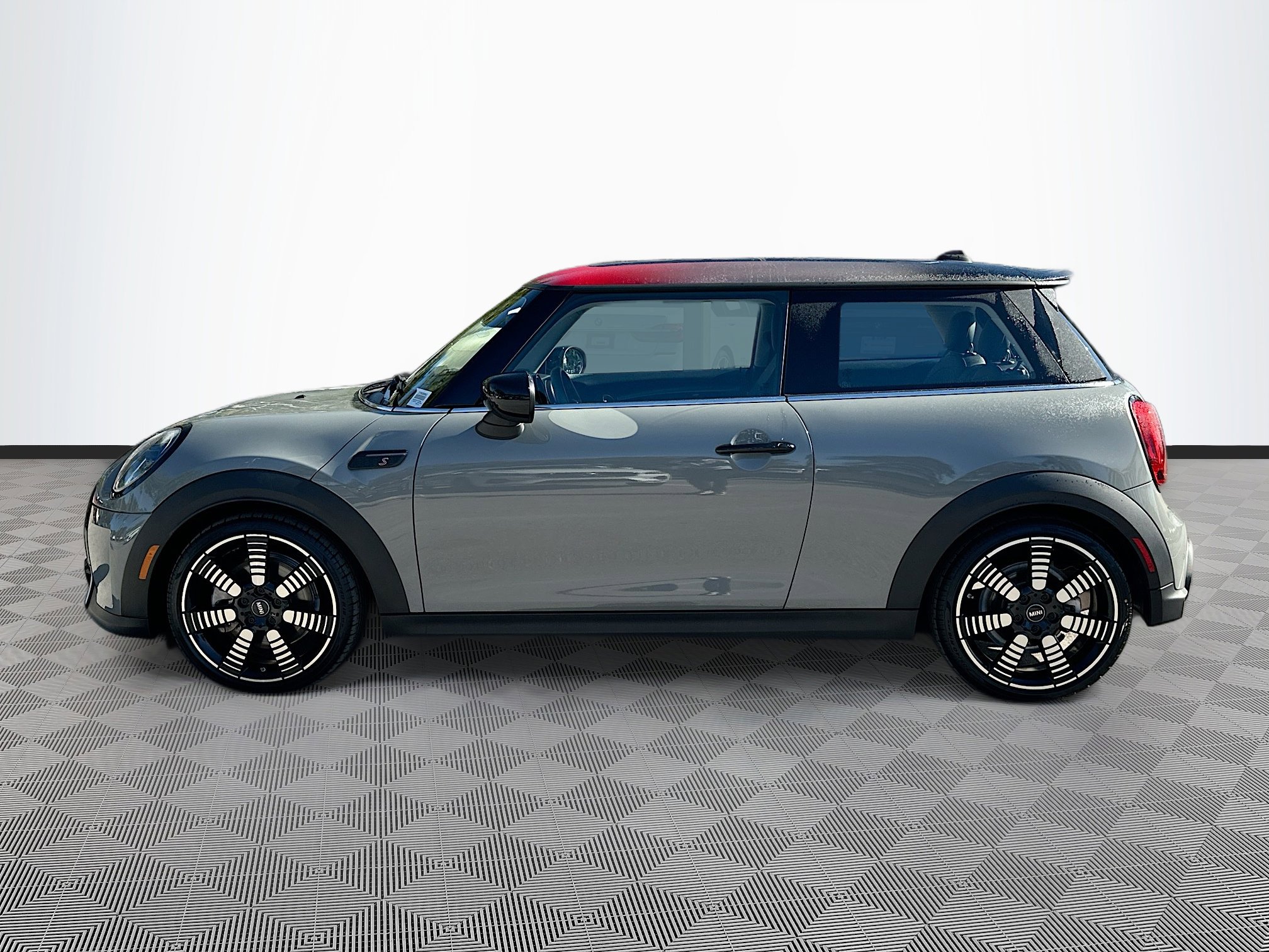 Certified 2023 MINI Cooper S image 4