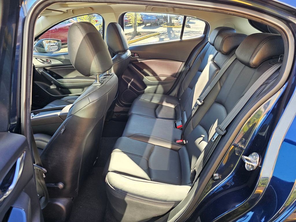 Used 2018 MAZDA MAZDA3 Touring image 16
