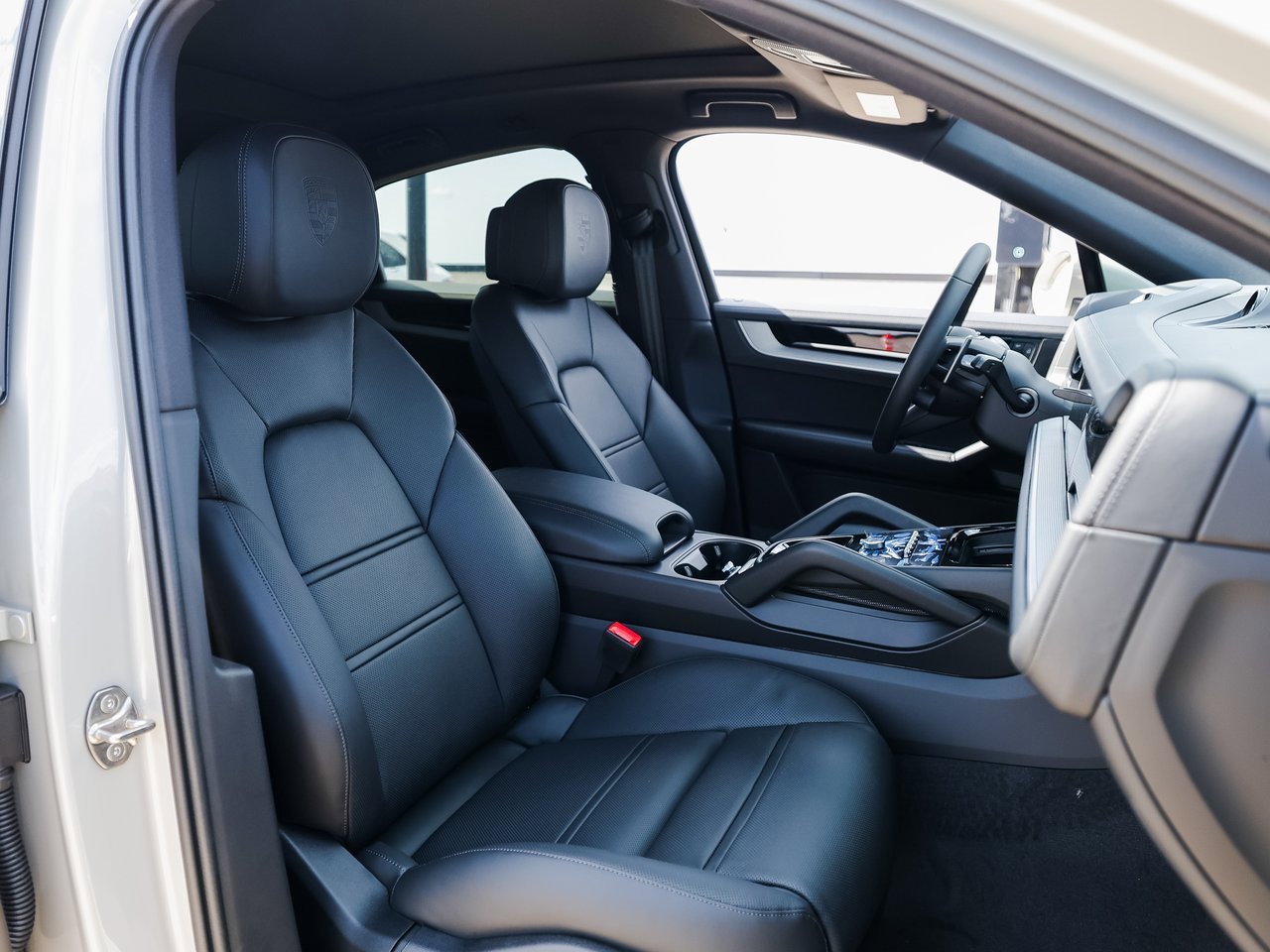 New 2025 Porsche Cayenne E-Hybrid Coupe image 28