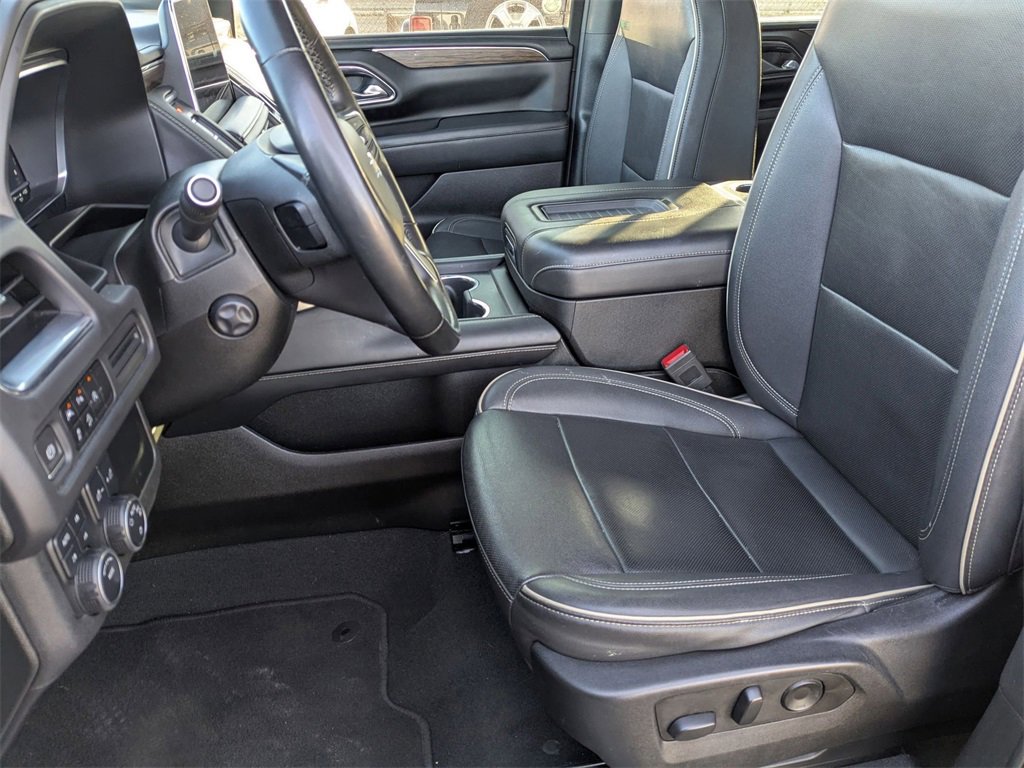 Used 2023 Chevrolet Suburban Premier image 21