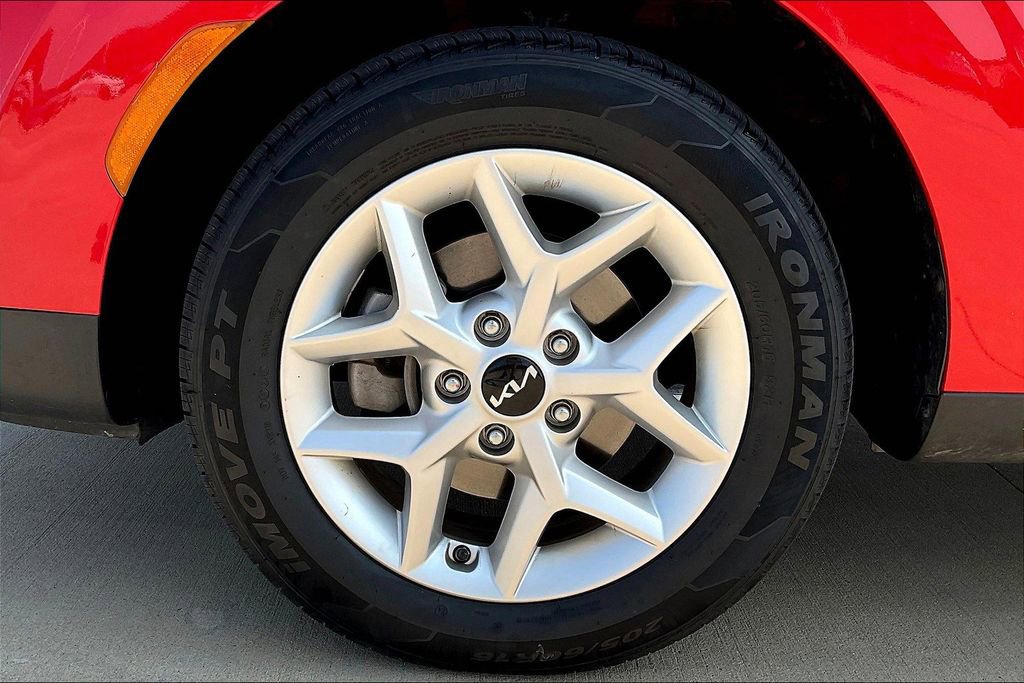 Used 2022 Kia Soul LX w/ Technology Package image 8