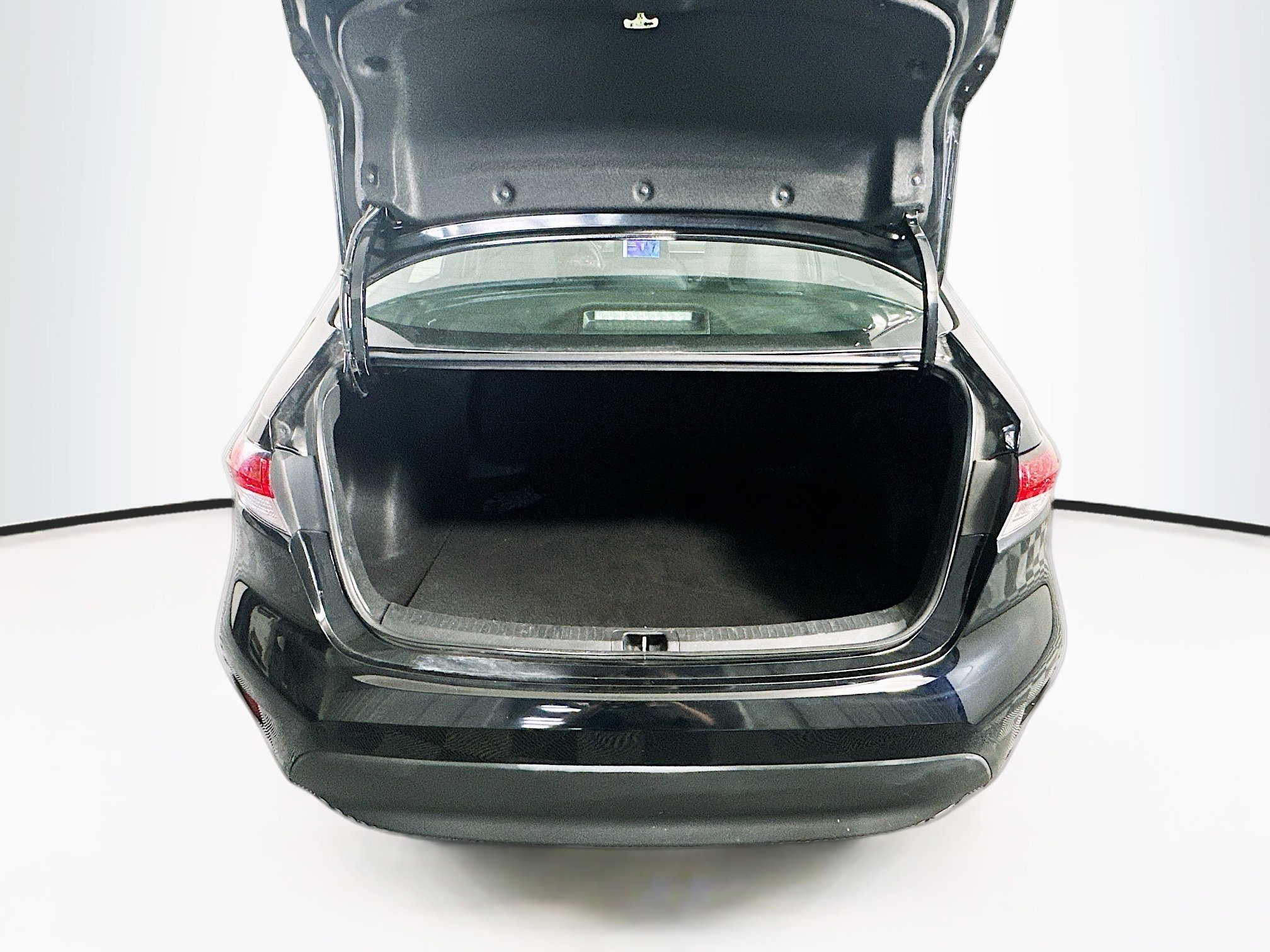 Used 2024 Toyota Corolla LE image 29