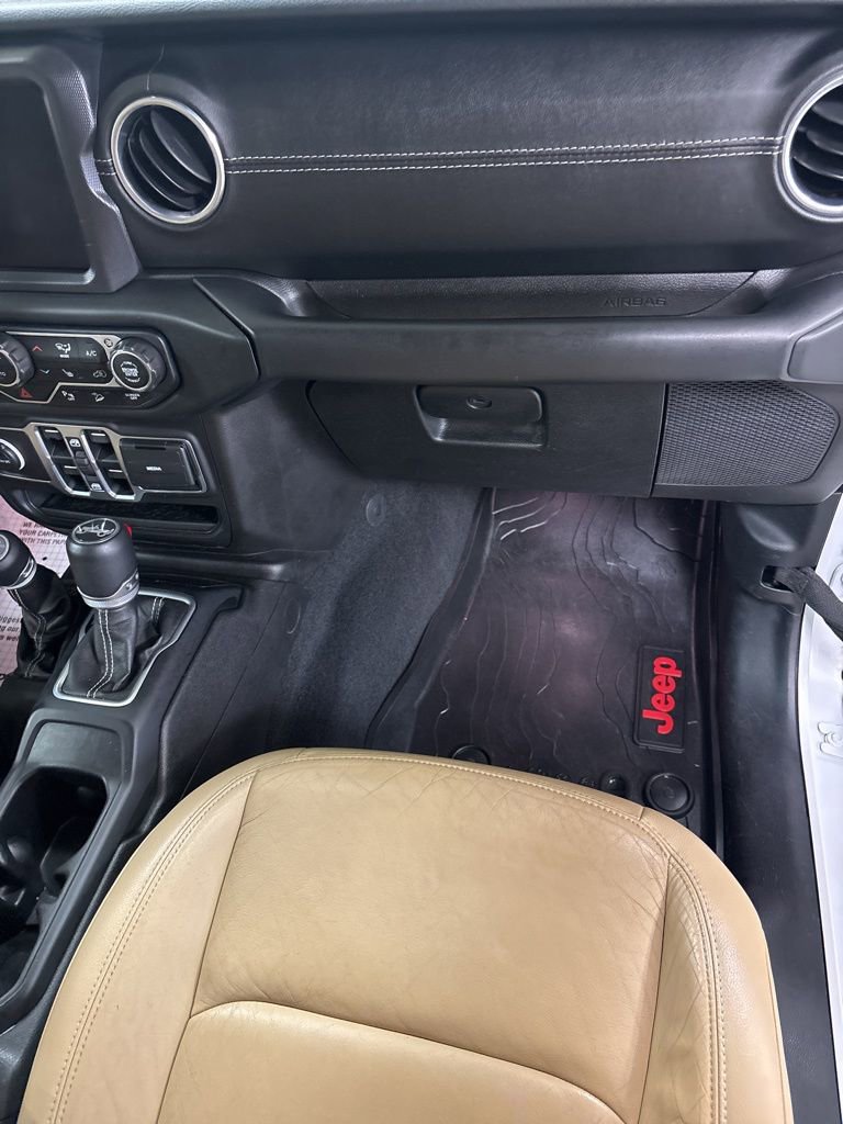 Used 2018 Jeep Wrangler Unlimited Sahara image 30