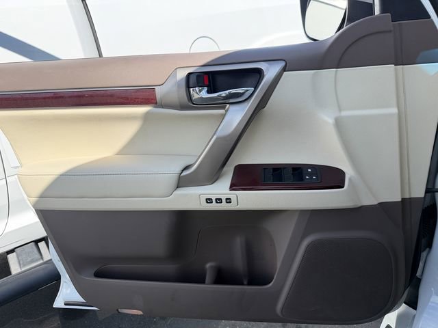 Used 2016 Lexus GX 460 w/ Premium Package image 15