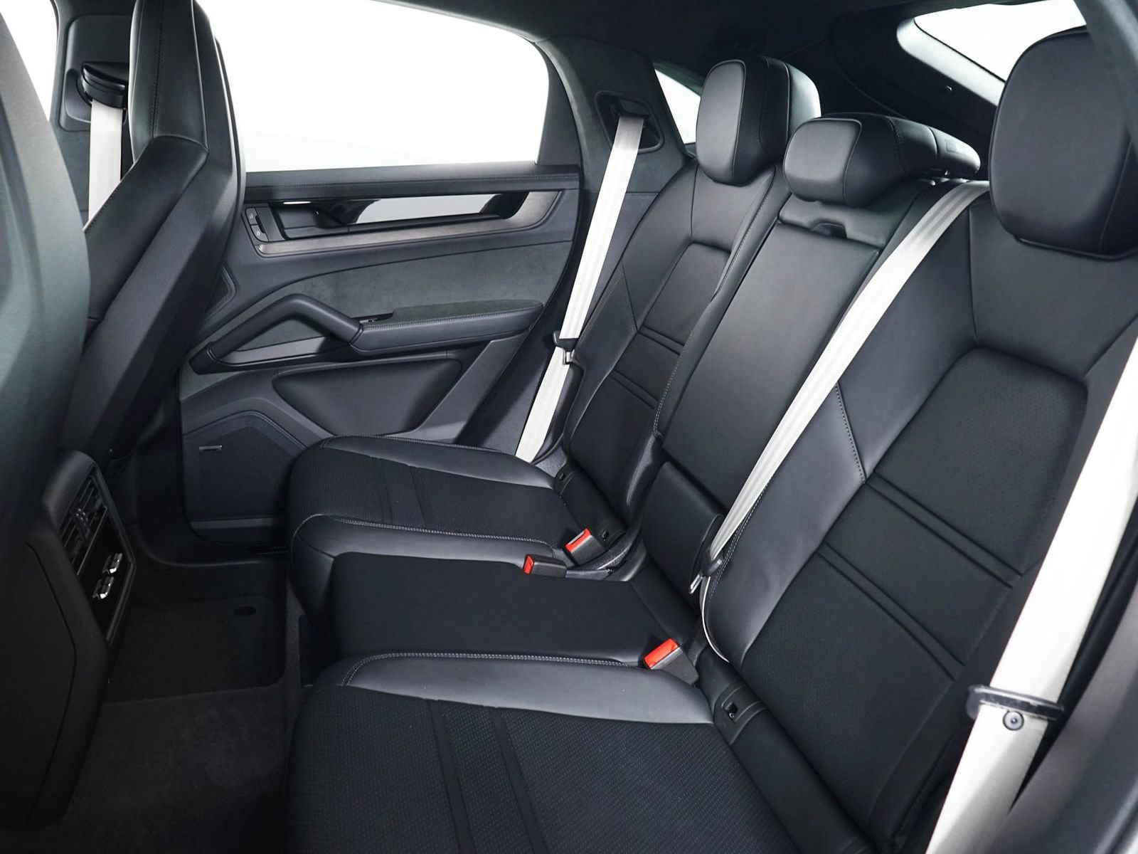 Used 2026 Porsche Cayenne GTS AWD/4WD image 26