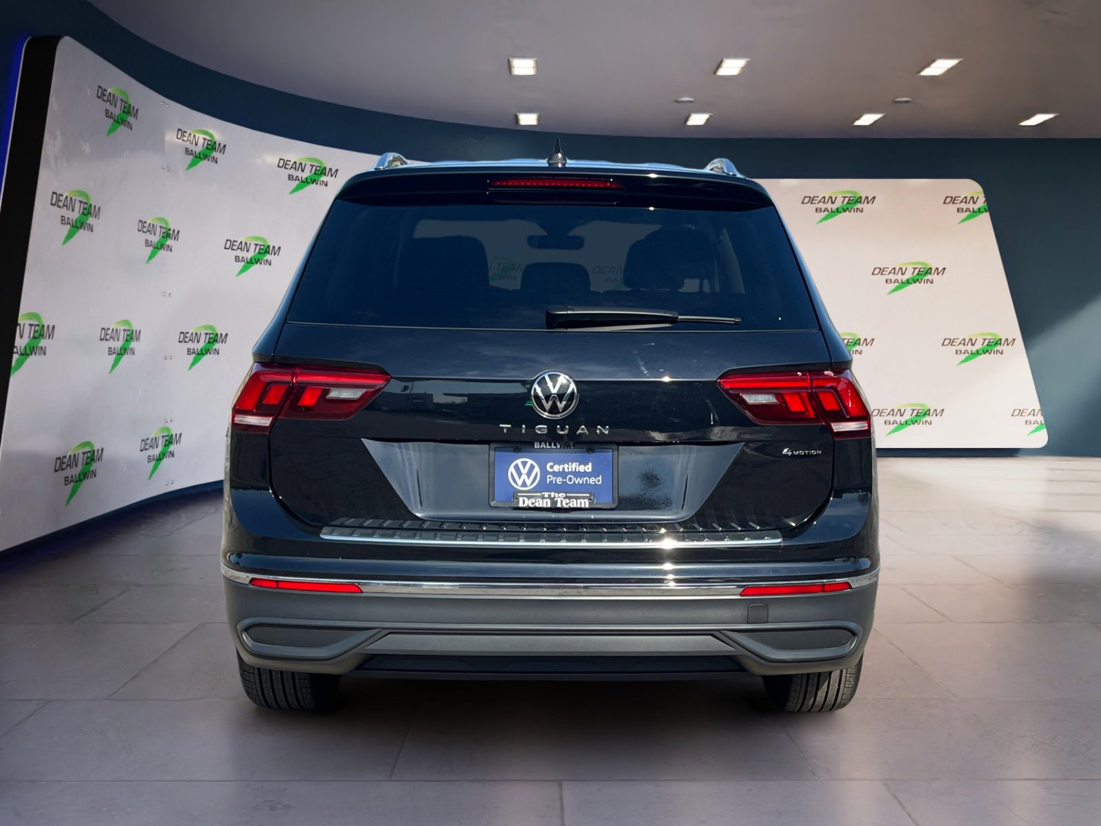 Certified 2024 Volkswagen Tiguan Wolfsburg Edition image 7