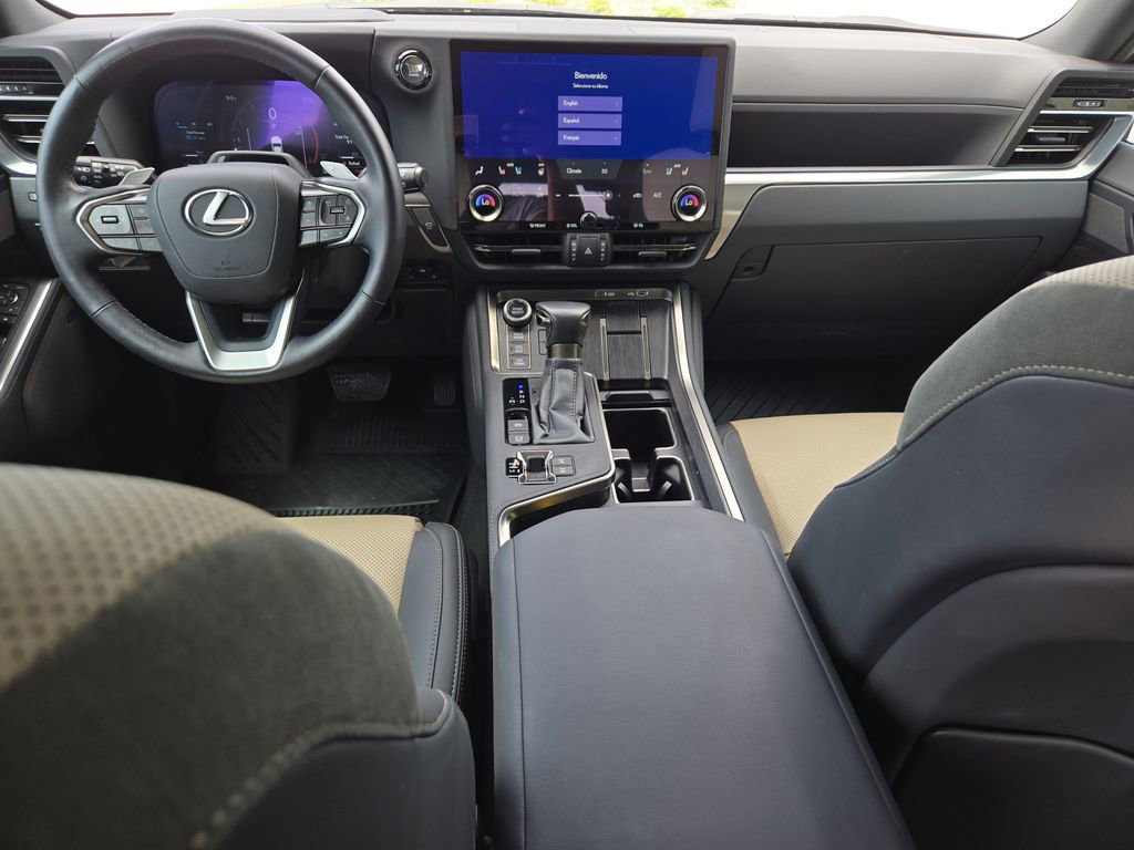 Used 2024 Lexus GX 550 image 12