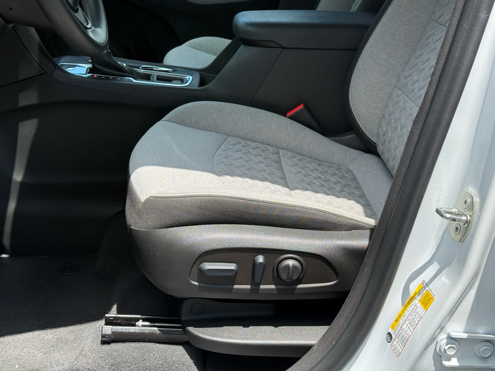 Used 2023 Chevrolet Equinox LT FWD image 13