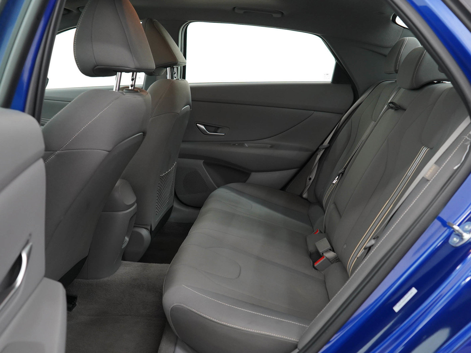 Used 2025 Hyundai Elantra SEL FWD image 35