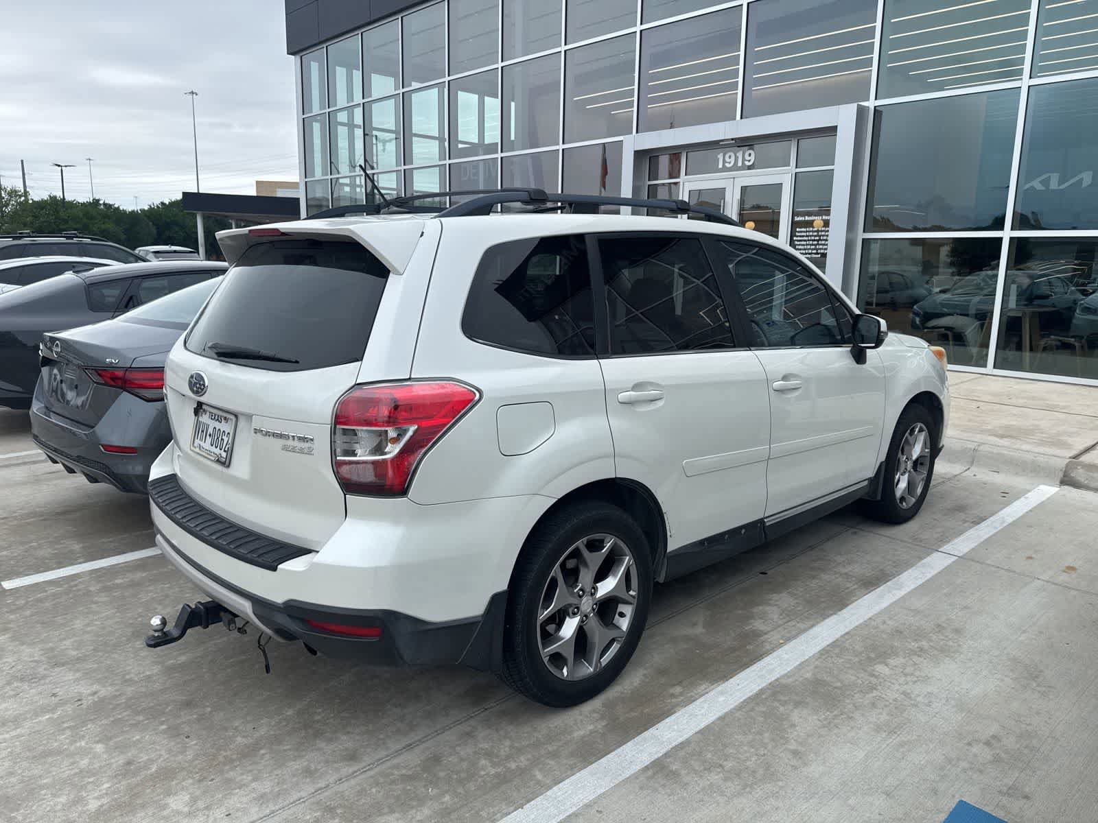 Used 2015 Subaru Forester 2.5i Touring w/ Popular Package #2 AWD/4WD image 4