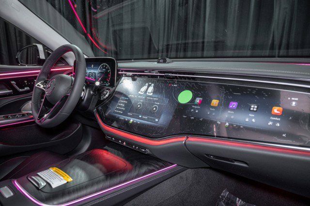 Certified 2025 Mercedes-Benz E 350 4MATIC Sedan image 16