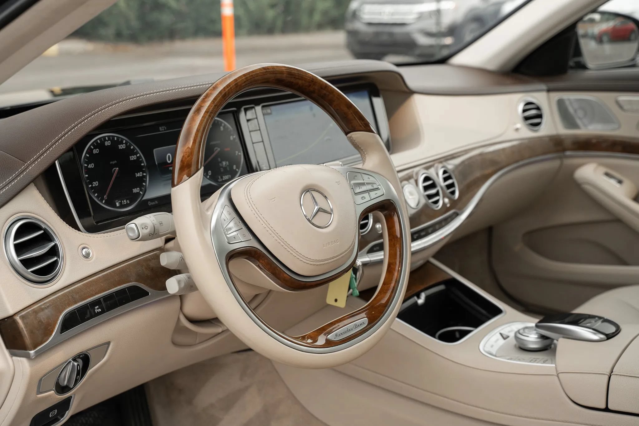 Used 2016 Mercedes-Benz S 550 4MATIC Sedan w/ Premium Package image 17