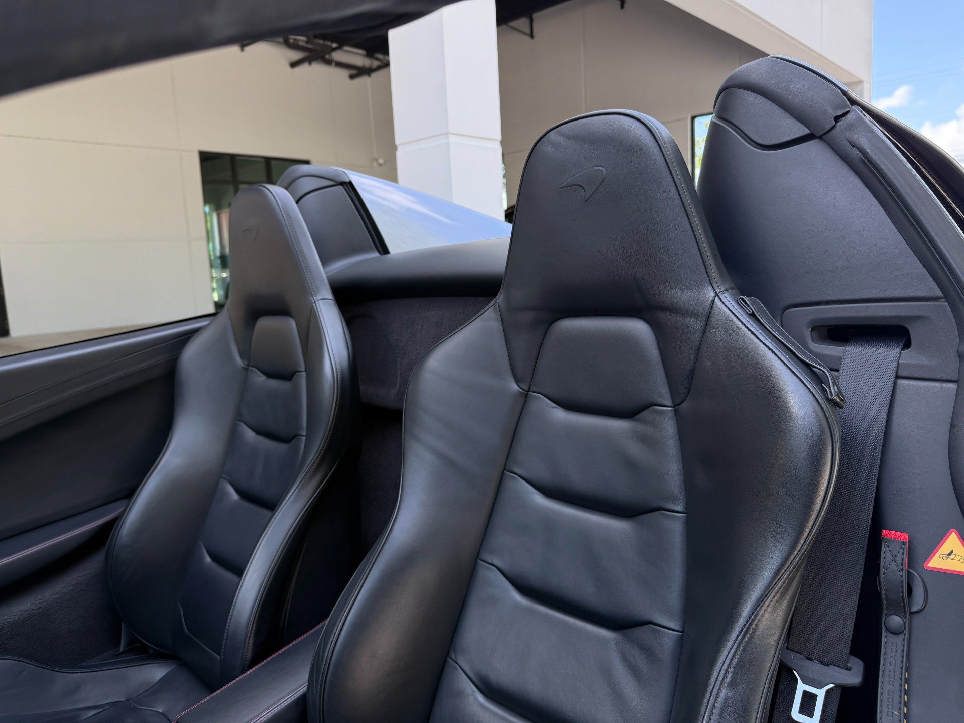 Used 2015 McLaren 650S Spider RWD image 22
