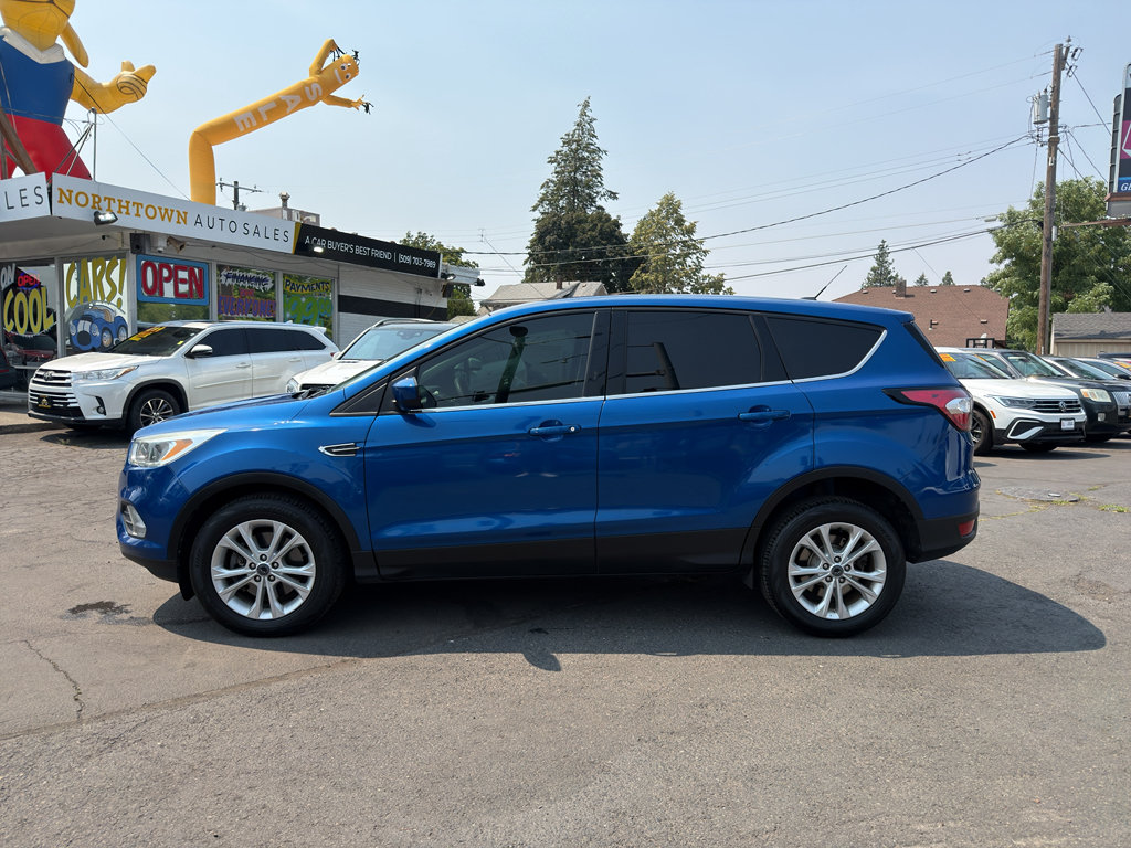 Used 2017 Ford Escape SE AWD/4WD image 3