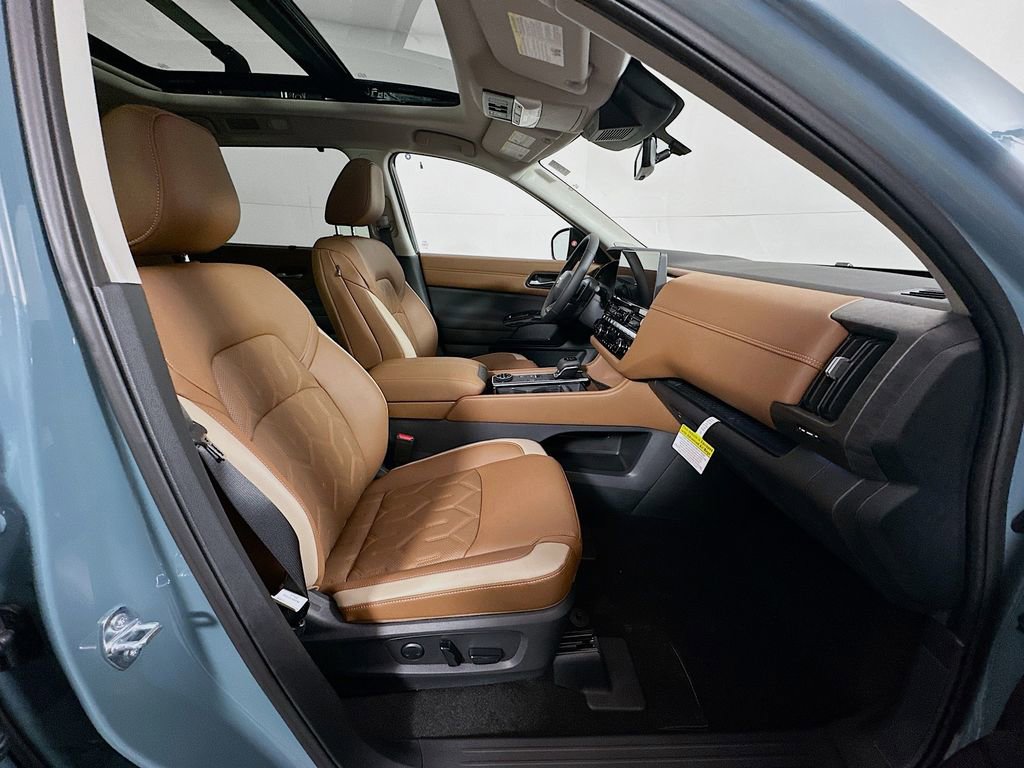 New 2026 Nissan Pathfinder Platinum AWD/4WD image 24