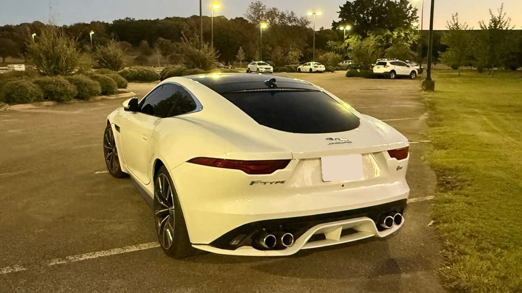 Used 2021 Jaguar F-TYPE R image 8